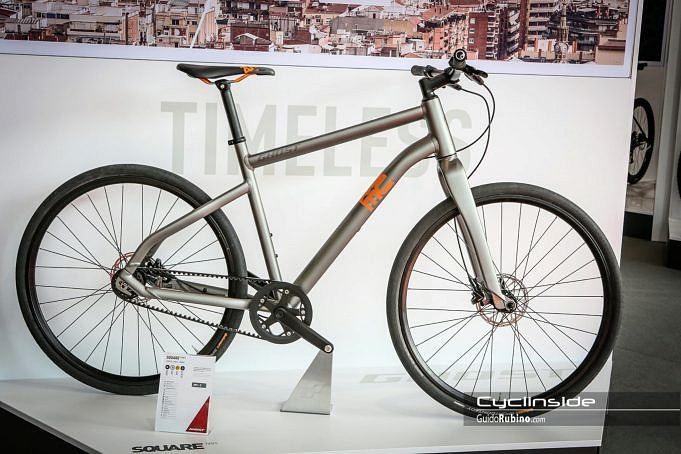 Bicicletta Con Trasmissione A Cinghia Magnetica GoPlus Con 14 Kg. Revisione Del Volano E Del Display LCD